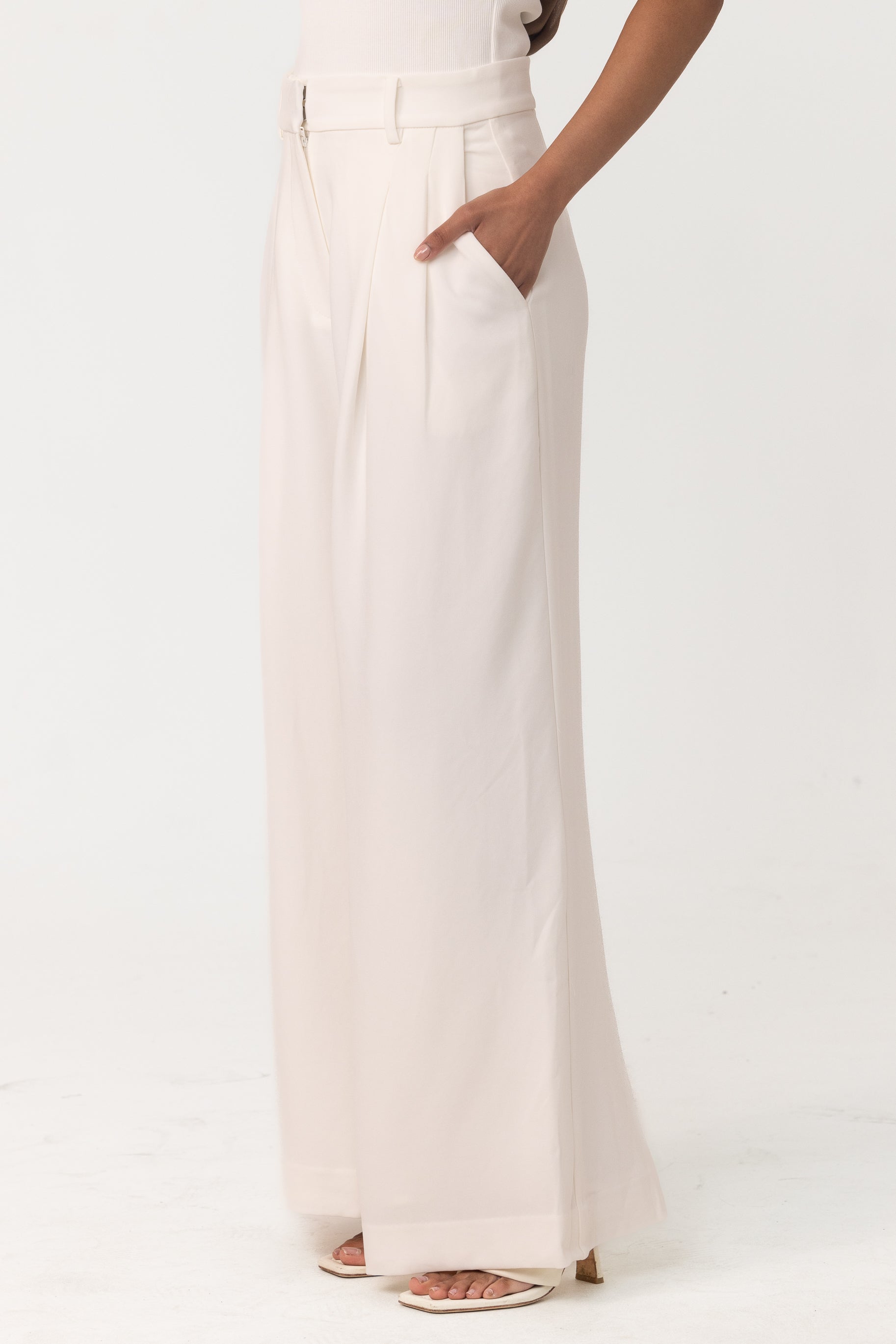 Amelie Pleated Pants - White