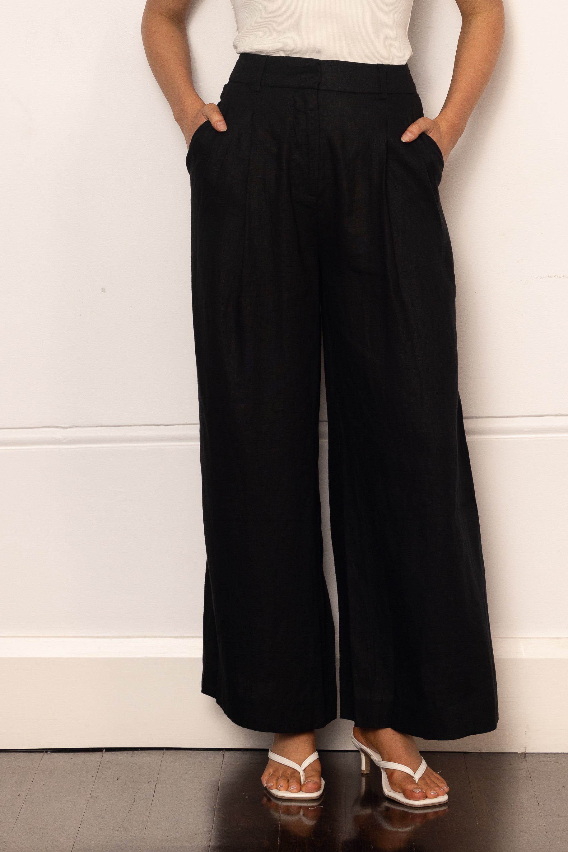Layelle Tailored Pants - Black