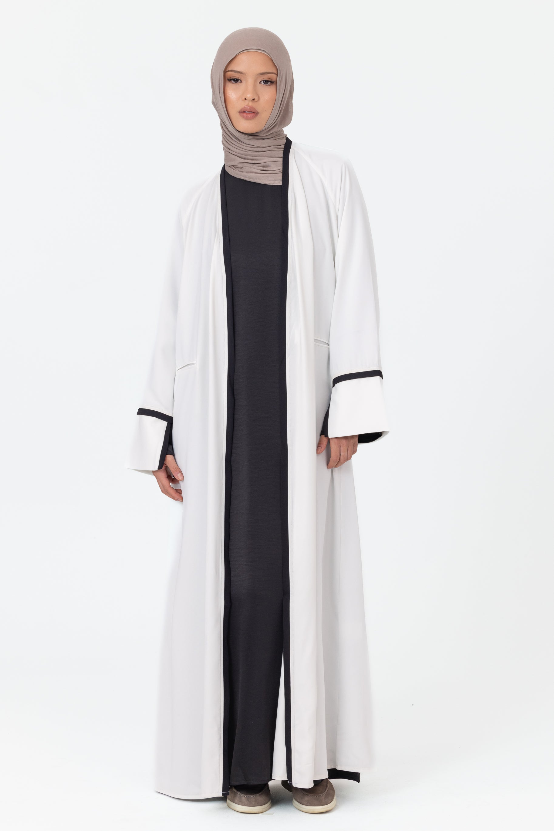 Leila Contrast Open Abaya - White