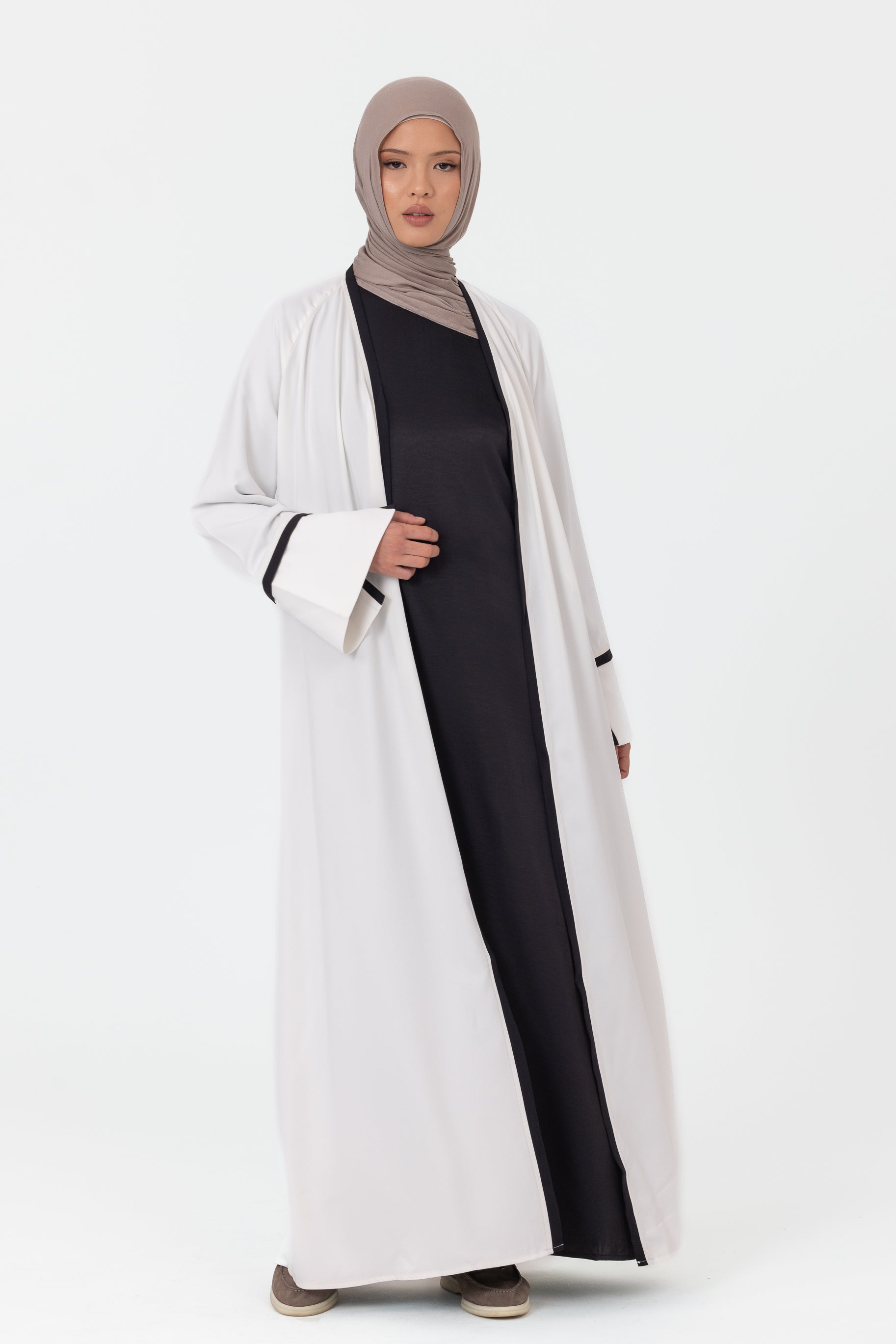Leila Contrast Open Abaya - White