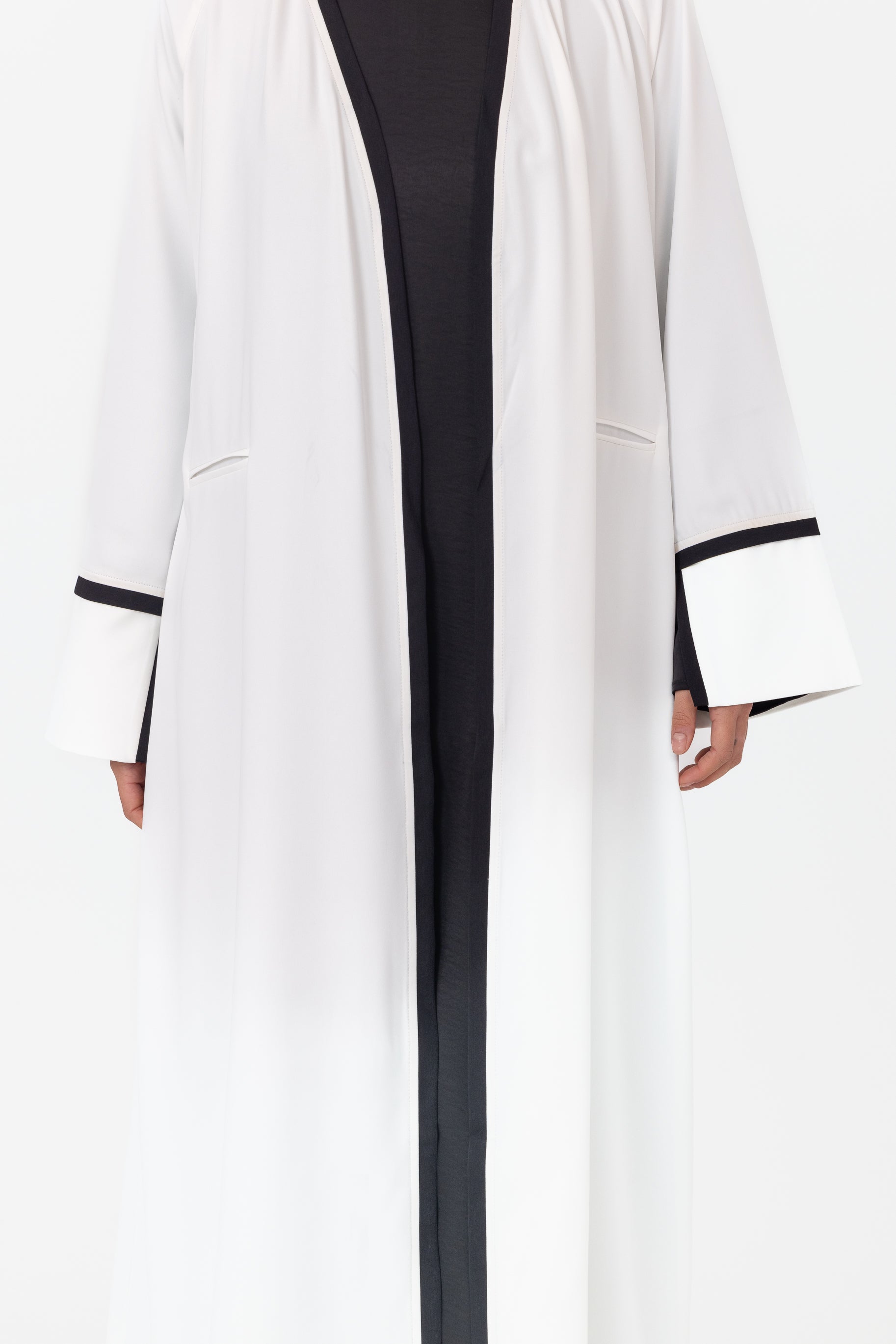 Leila Contrast Open Abaya - White