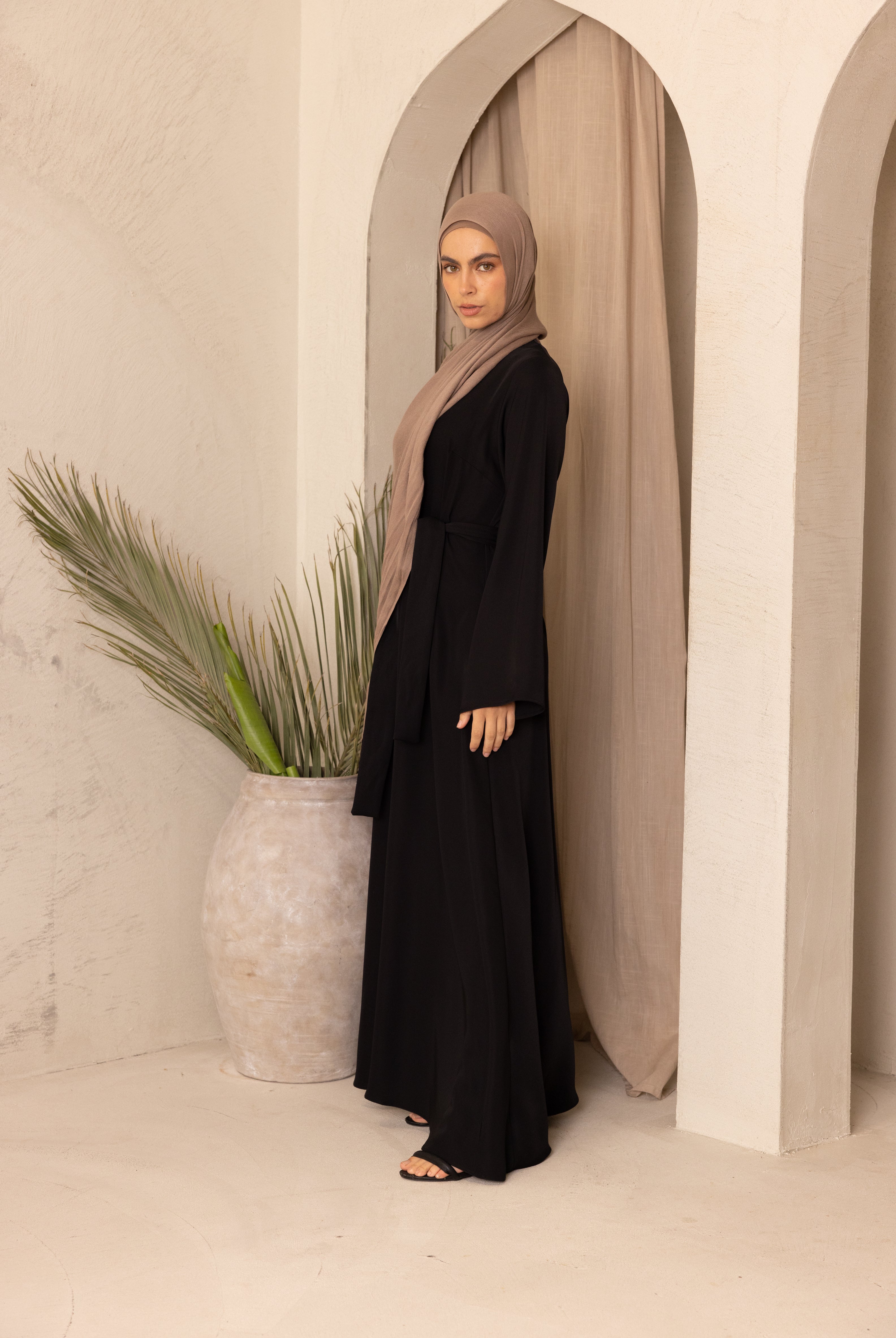 Signature Santana Abaya - Black