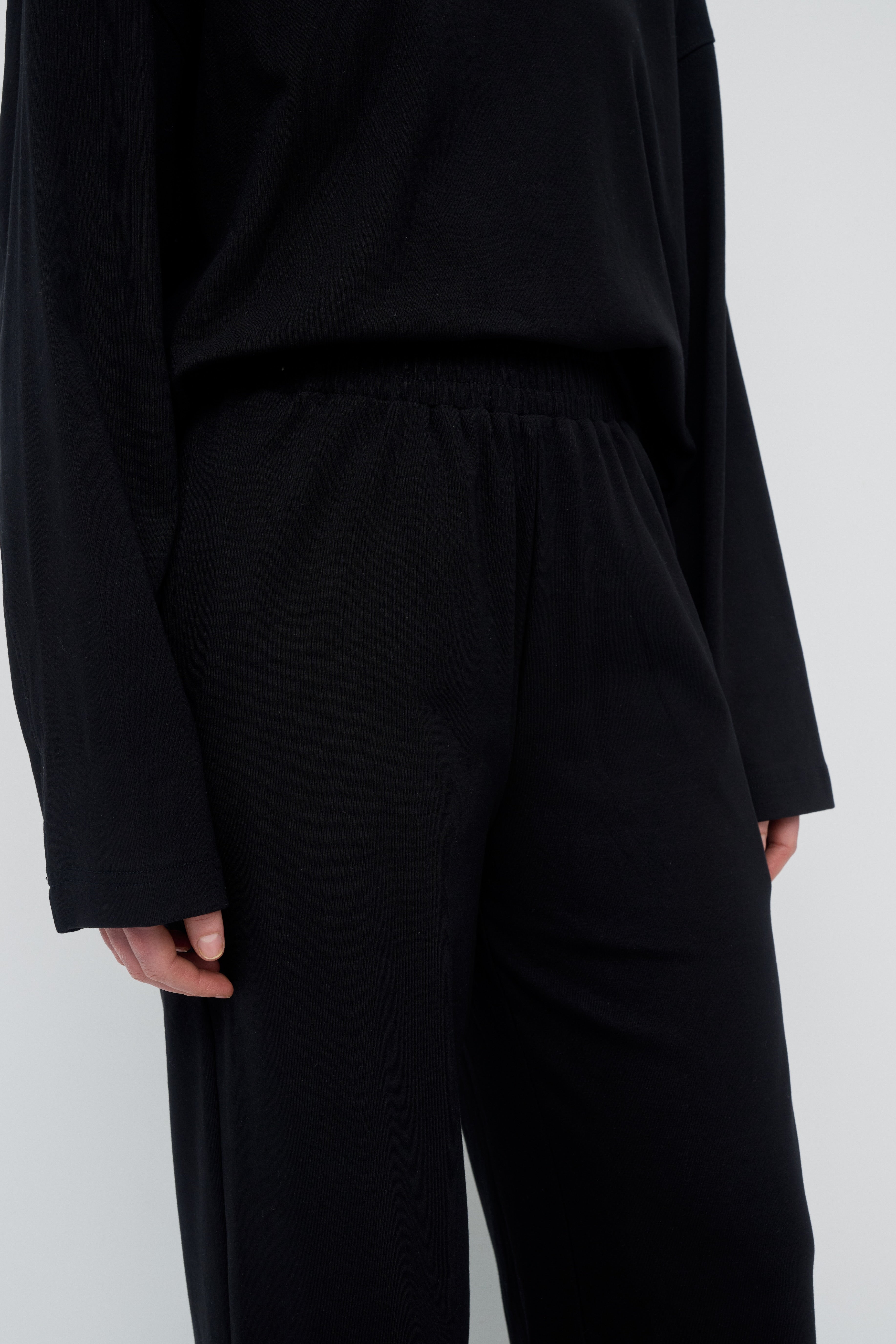 Everyday Relaxed Pants - Black