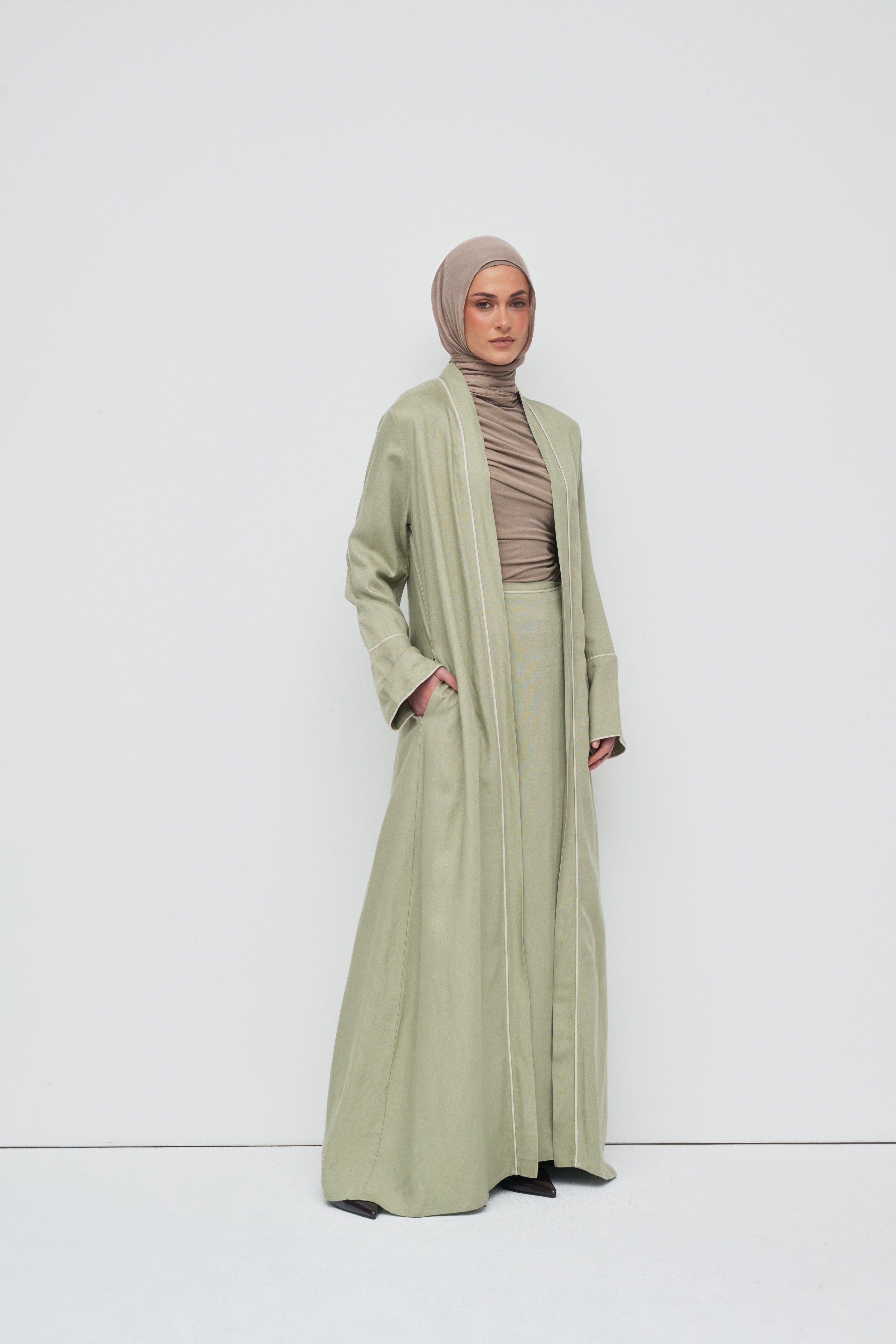 Dania Contrast Open Abaya - Pistachio