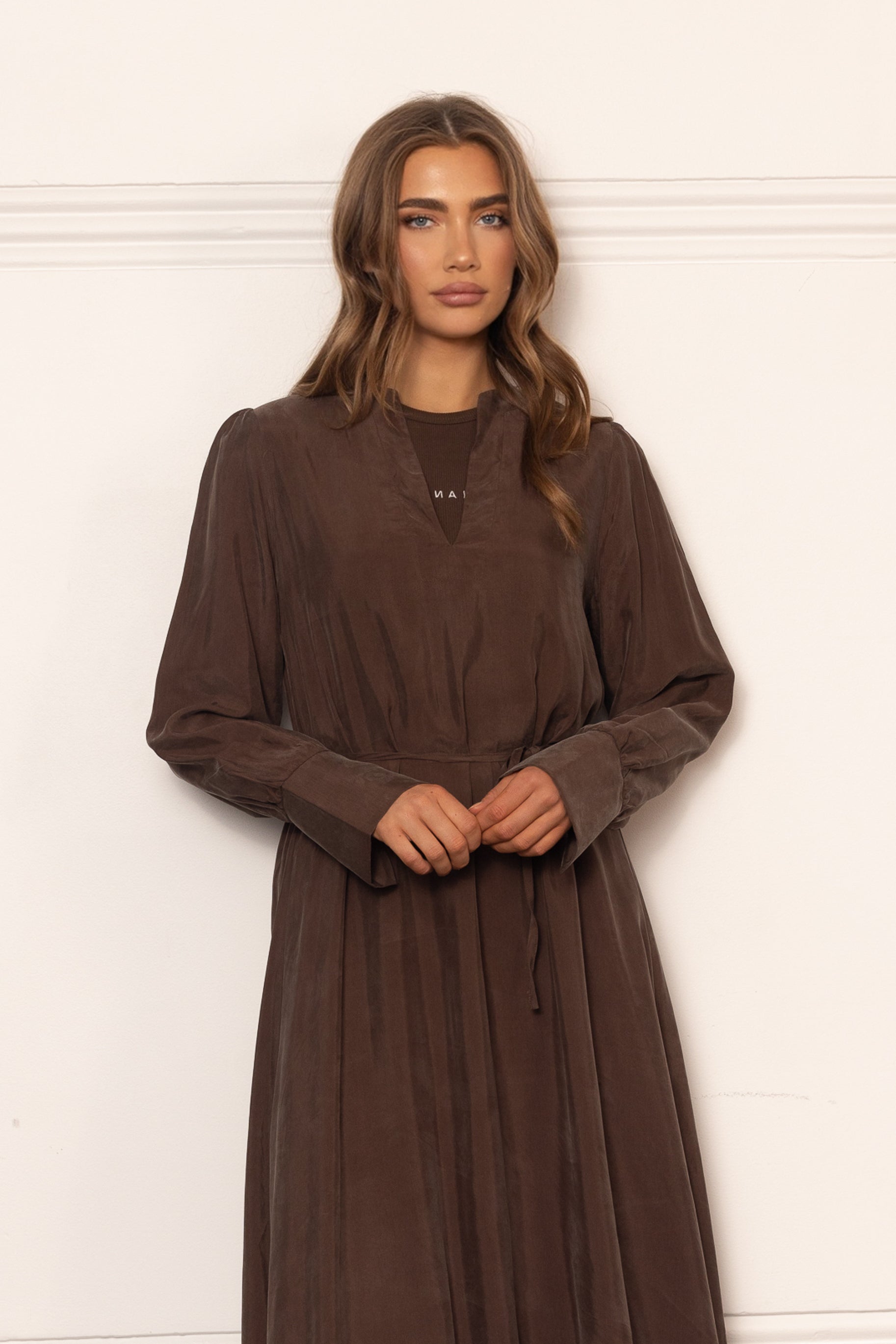 Cupro V Neck Abaya - Oak