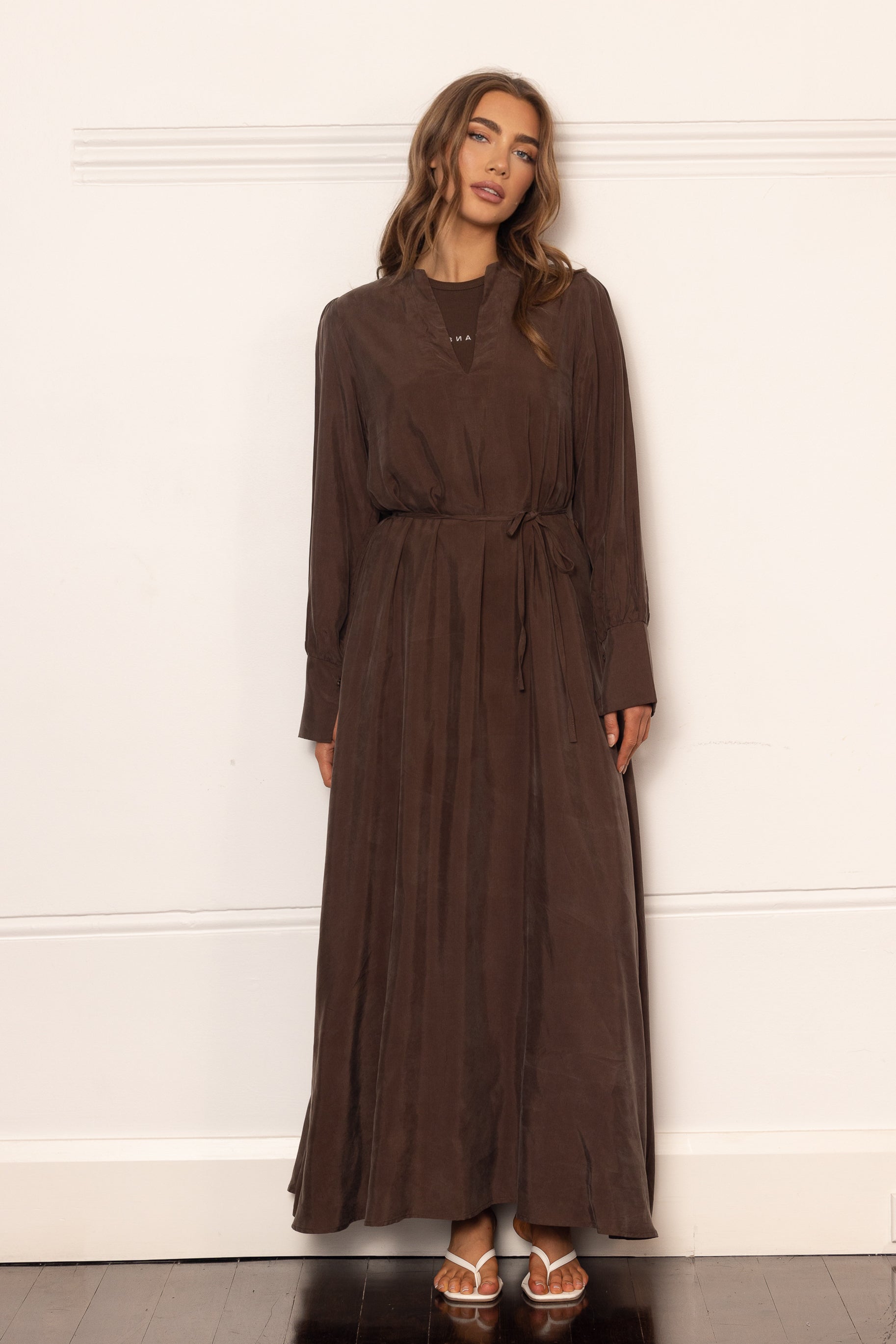 Cupro V Neck Abaya - Oak