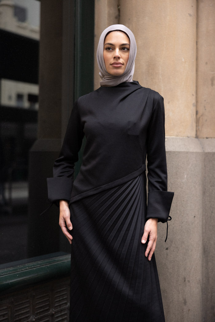 The Royal Pleated Dress - Black