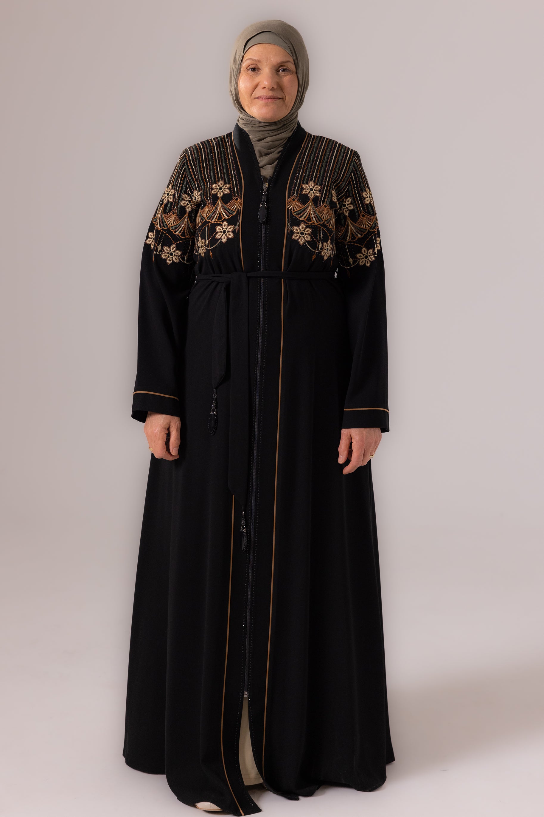 Ladies Elegant Abaya - Black & Cream