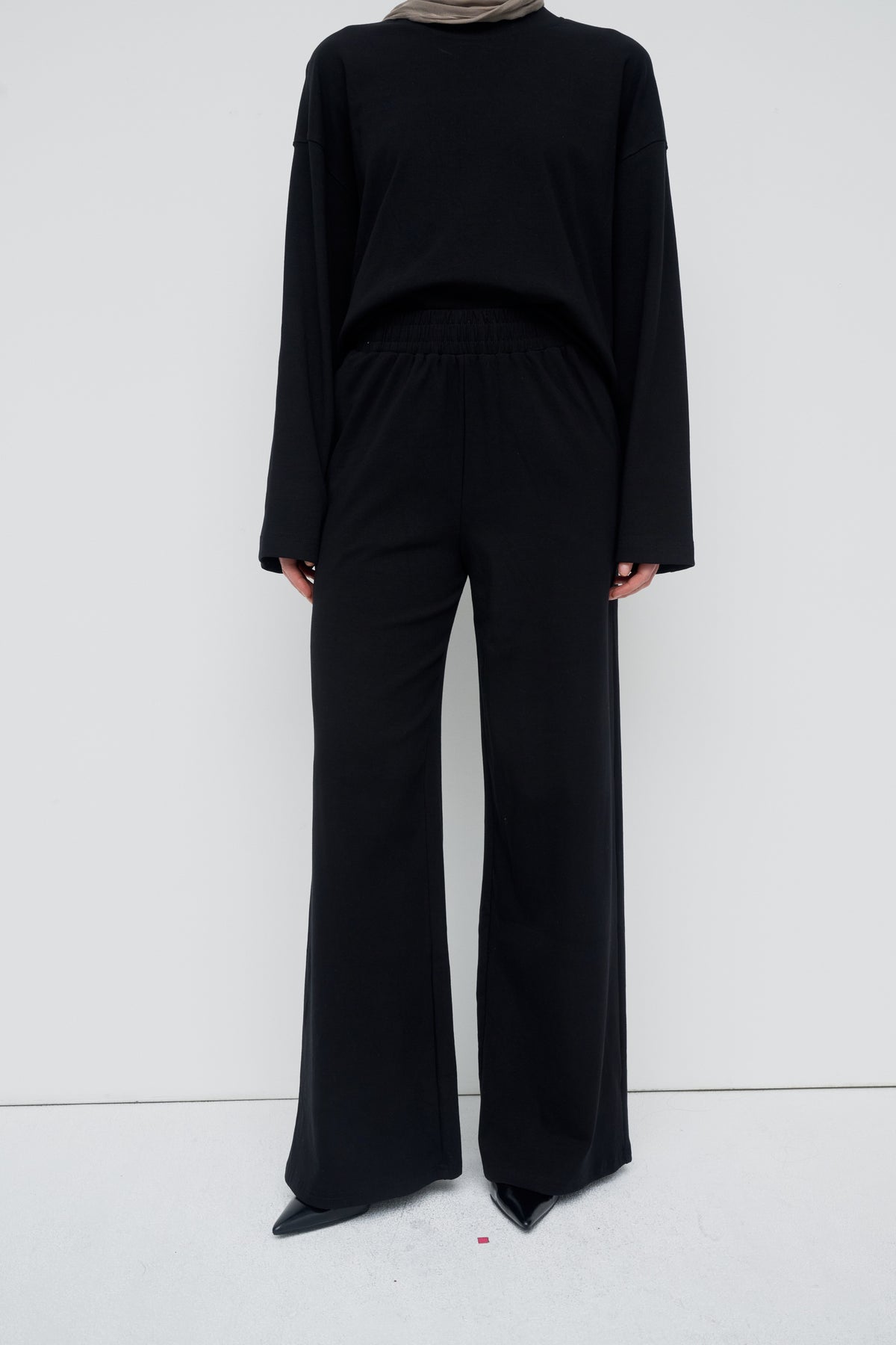 Everyday Relaxed Pants - Black