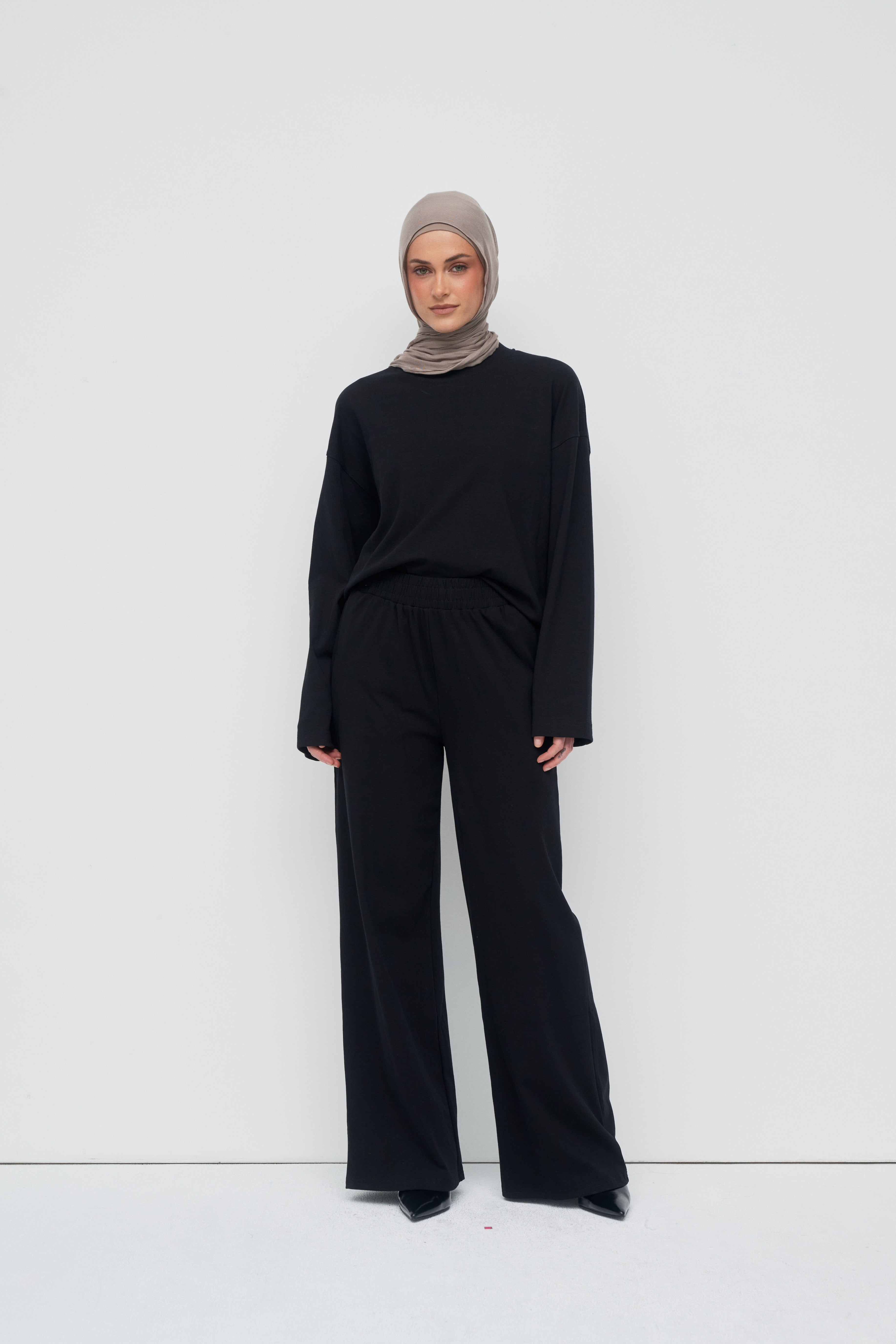 Everyday Relaxed Pants - Black