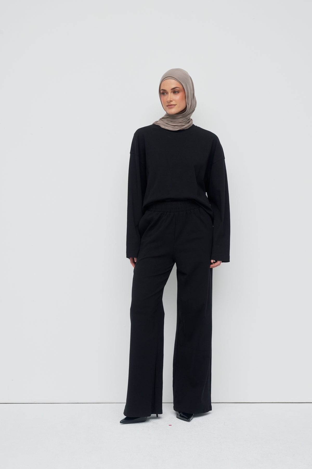 Everyday Relaxed Pants - Black