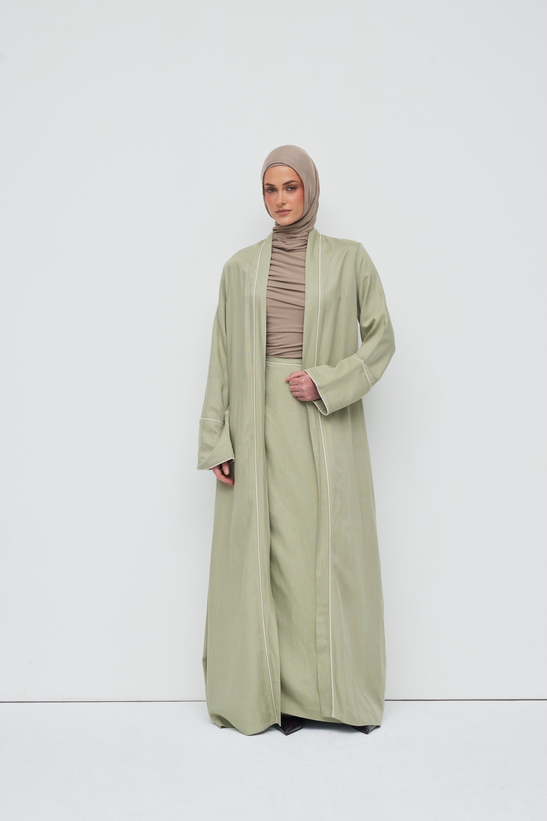 Dania Contrast Open Abaya - Pistachio