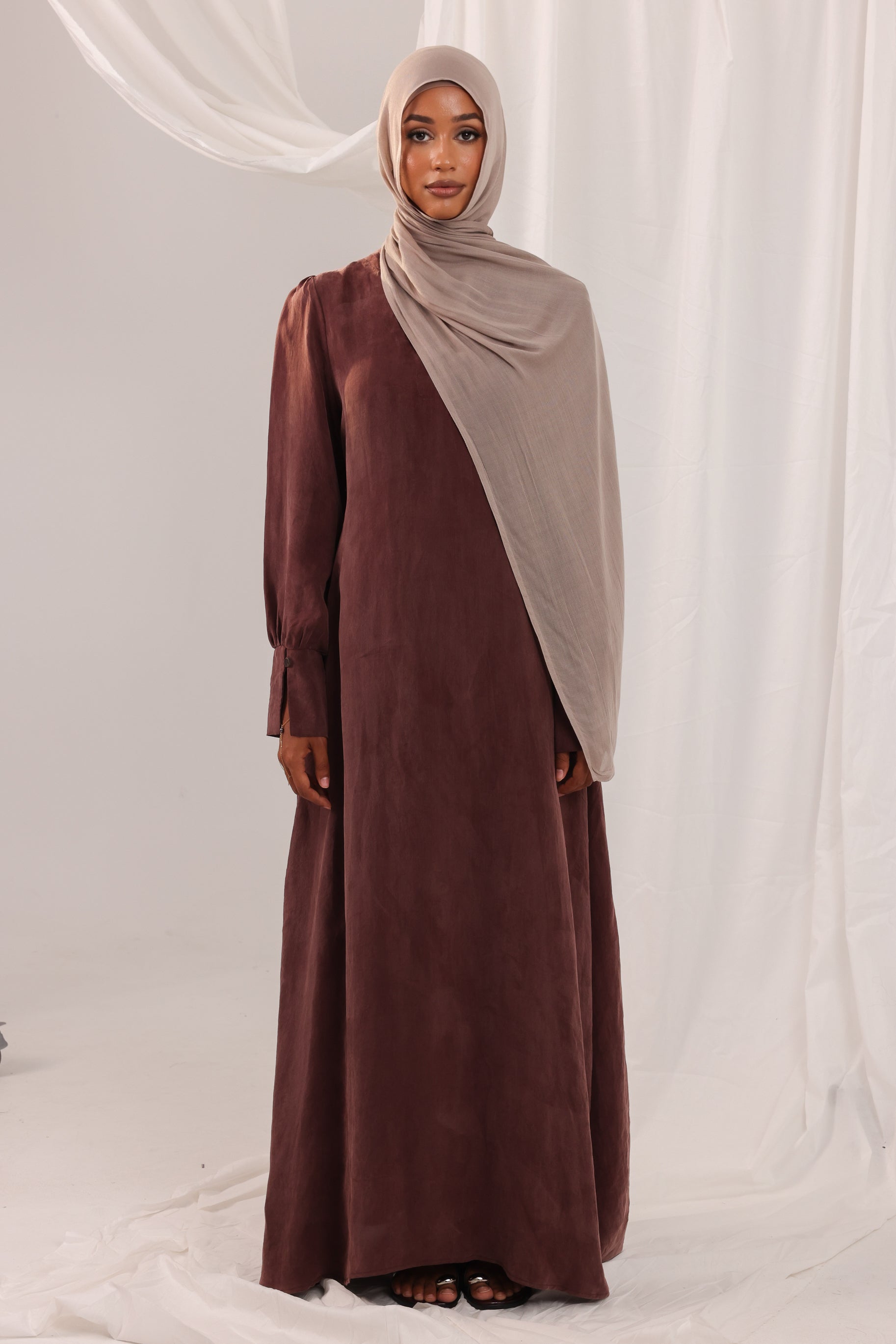 V Neck Cupro Abaya - Mahogany