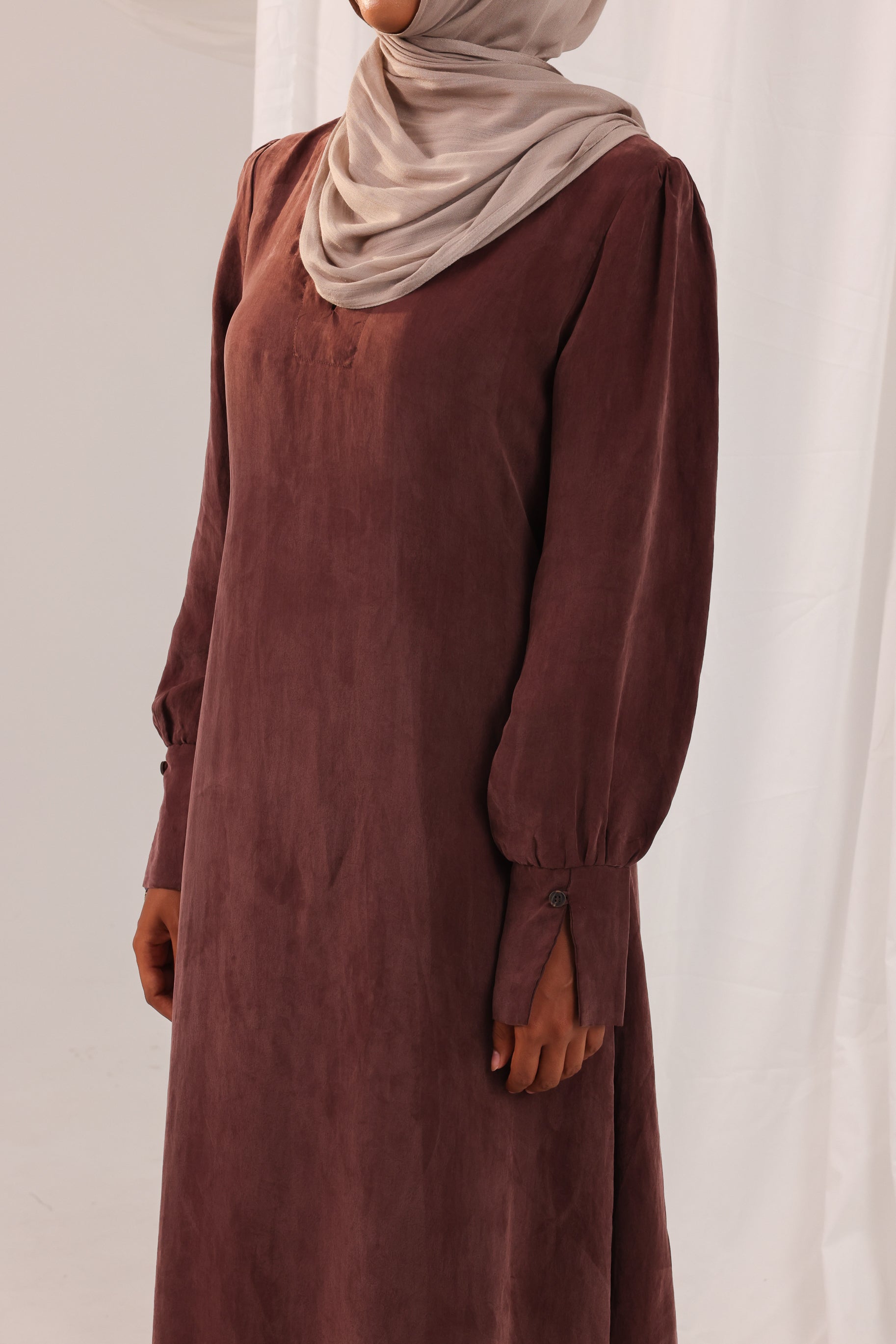 V Neck Cupro Abaya - Mahogany