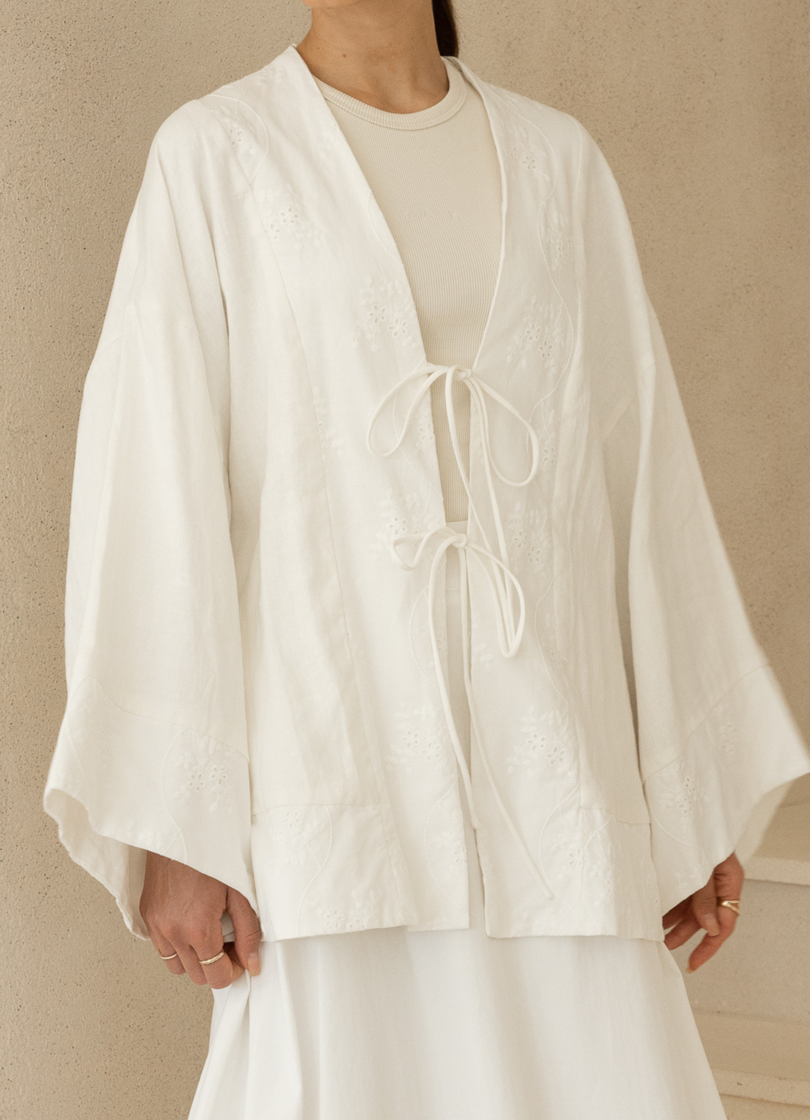 Linen Embroidered Kimono - Vanilla