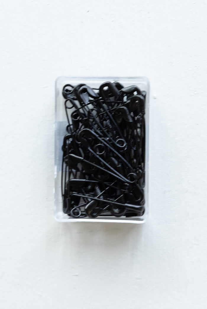 Small Safety Pins - Black